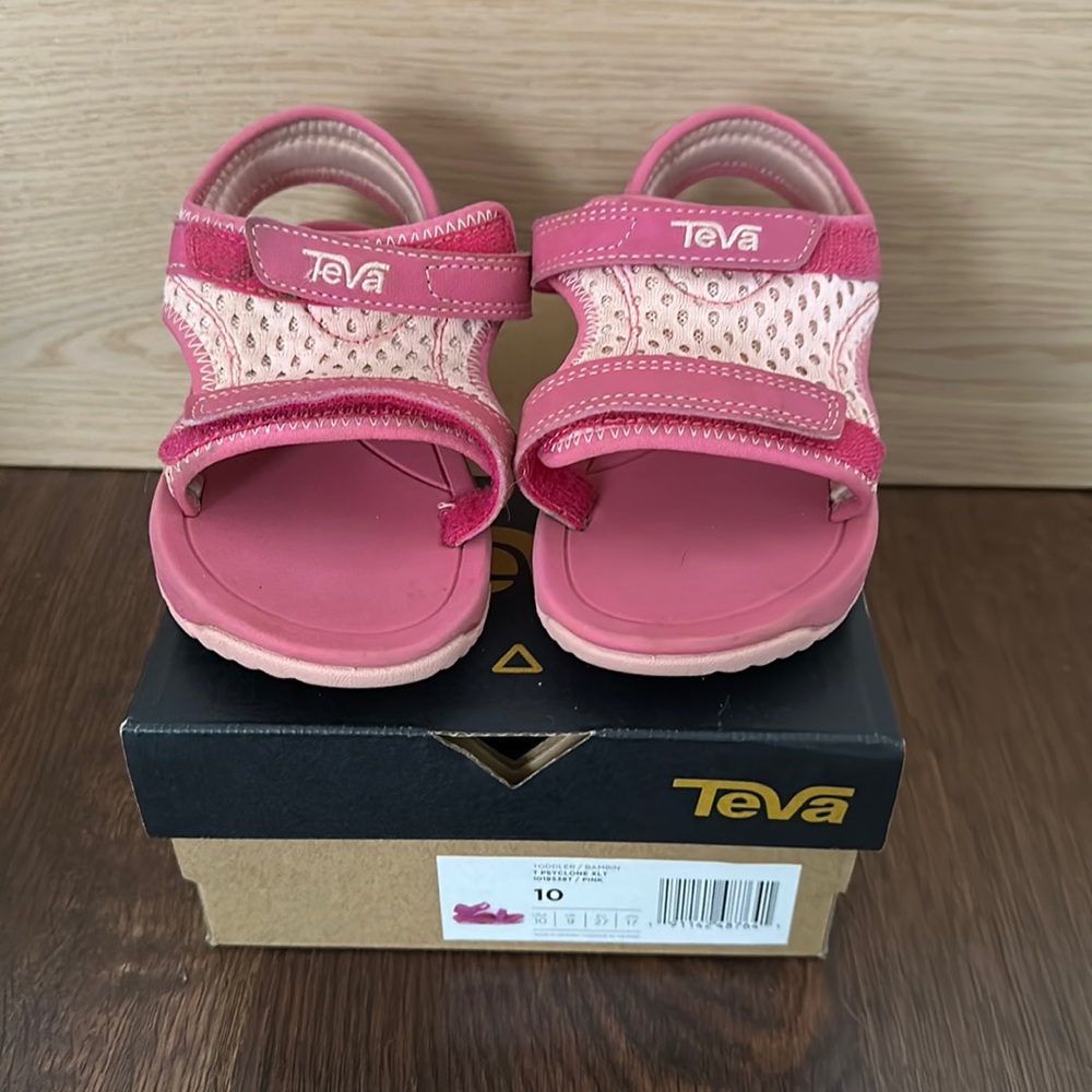 Toddler Teva Psyclone XLT sandals -pink size 10